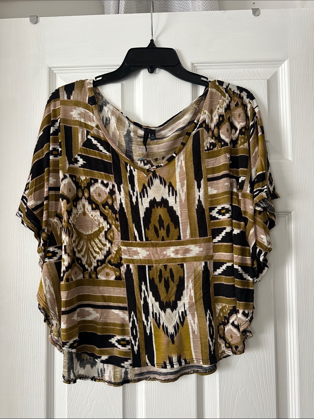 Printed Short Sleeve Tunic Top in Olive, Black & Cream